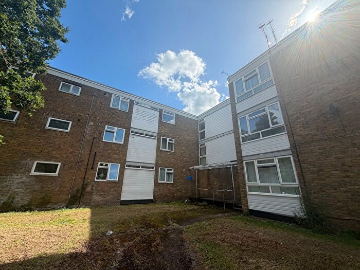 1 Bedroom Flat For Sale In Great Knightleys, Basildon, Essex, SS15
