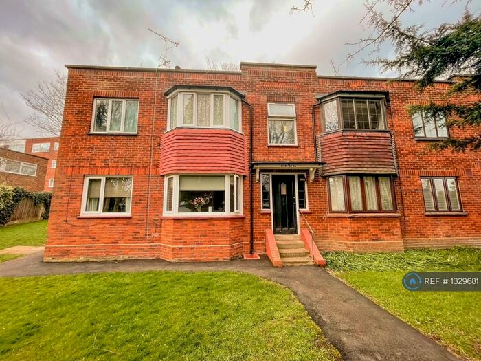 2 Bedroom Flat To Rent In Loughton, Loughton, IG10
