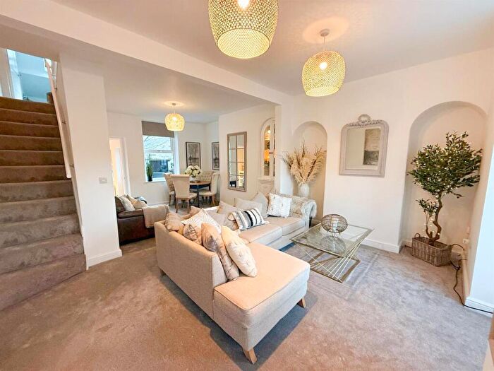 3 Bedroom Terraced House For Sale In Wesley Place, Silsden, BD20