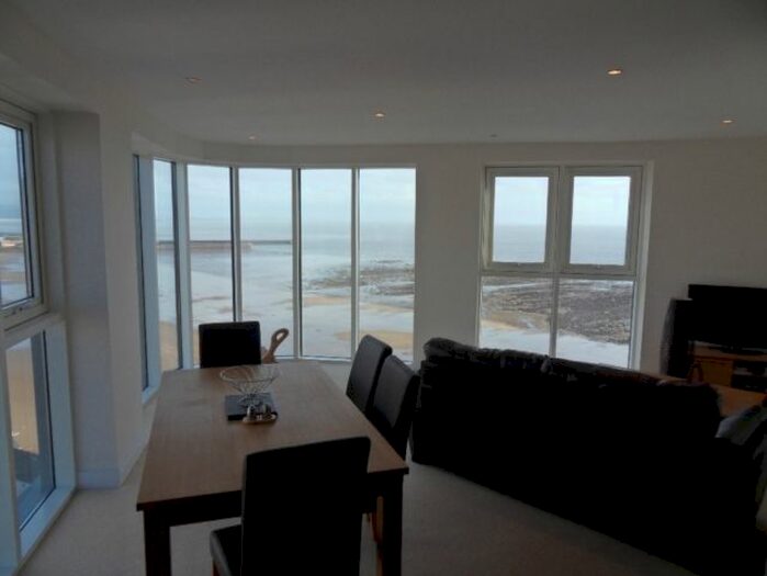 2 Bedroom Flat To Rent In Meridian Tower, Trawler Road, Swansea, SA1