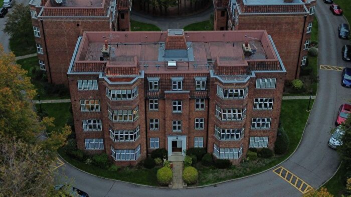 3 Bedroom Flat For Sale In Flat, Sutherland House, Highlands Heath, London, SW15