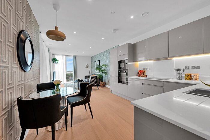 1 Bedroom Flat For Sale In Flat Bookbinder Point, Acton, W3