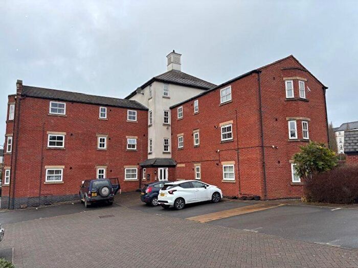 2 Bedroom Flat For Sale In Horseshoe Crescent, Great Barr, Birmingham, B43
