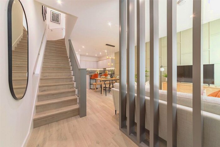 4 Bedroom Detached House To Rent In Woodberry Down, London, N4