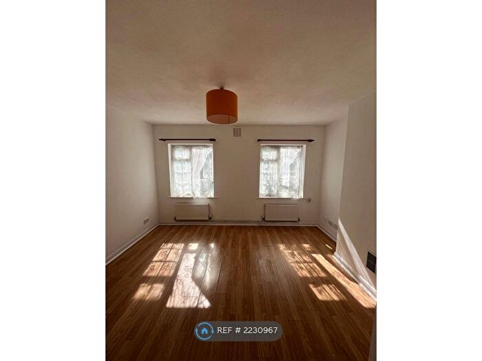 2 Bedroom Flat To Rent In London, London, E13