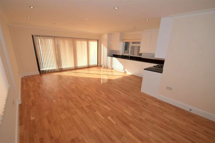 2 Bedroom Flat To Rent In Church Path, Croydon, CR0