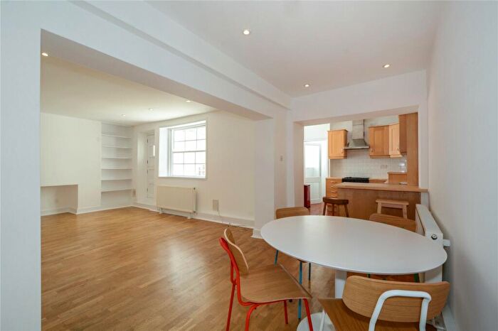 2 Bedroom Flat To Rent In Highbury Park, Highbury, N5