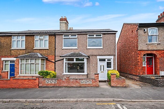 3 Bedroom Semi Detached House For Sale In Holbrook Avenue, Rugby, CV21