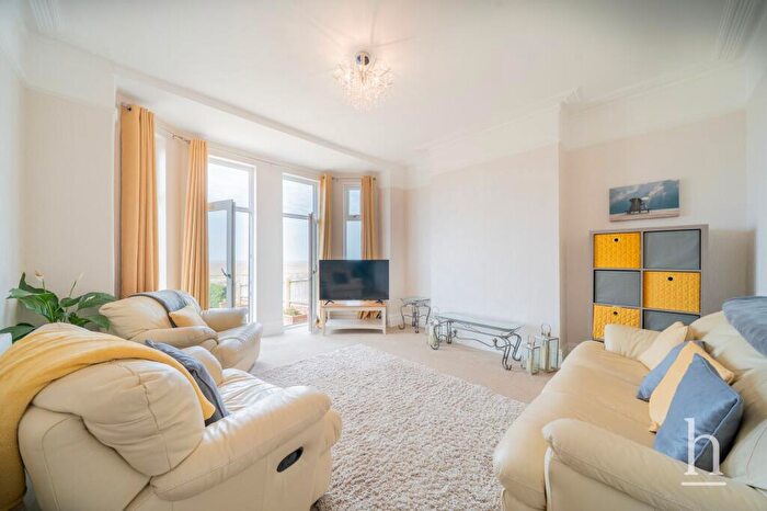 1 Bedroom Flat For Sale In North Parade, Hoylake, CH47
