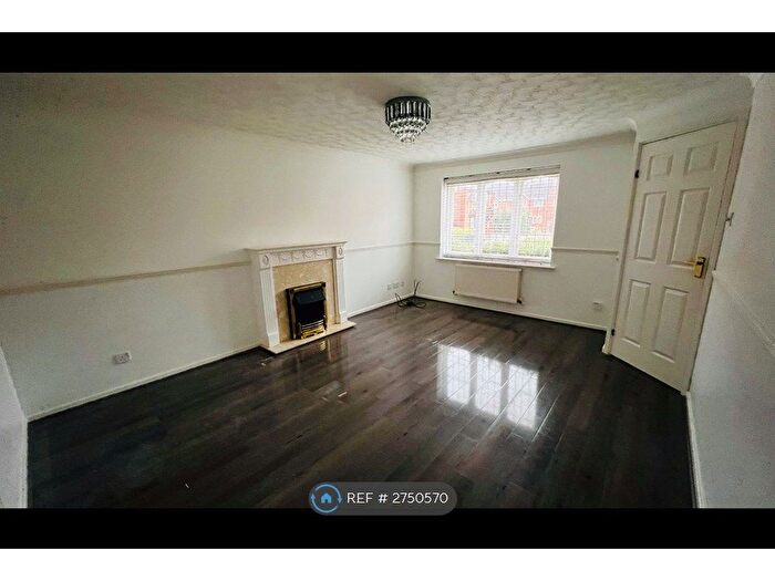 3 Bedroom Semi Detached House To Rent In Denston Close, Northampton, NN4