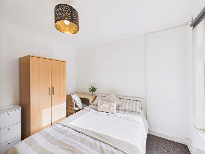 6 Bedroom Detached House To Rent In Totland Road, Brighton, BN2