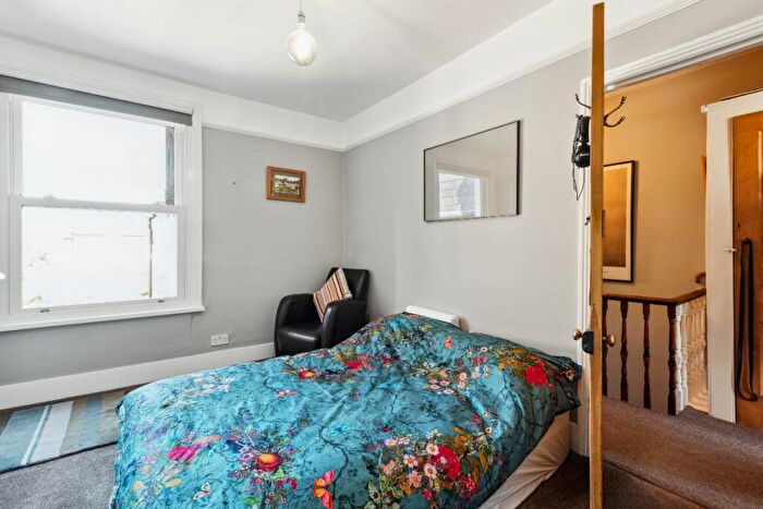 1 Bedroom Apartment For Sale In Second Avenue, London, SW14