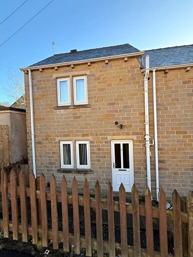 1 Bedroom End Terrace House To Rent In Brougham Road, Halifax, HX3