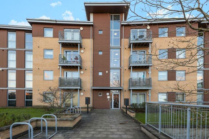 2 Bedroom Apartment To Rent In Kelvin Gate, Bracknell, RG12