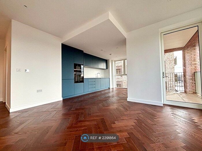 2 Bedroom Flat To Rent In Ribbon Lane, London, NW2