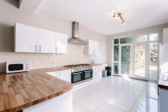 6 Bedroom Private Hall To Rent In Beresford Avenue, Hull, HU6