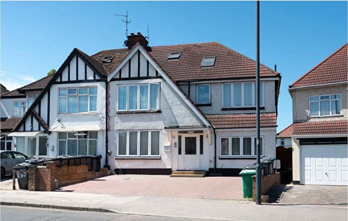 2 Bedroom Flat To Rent In Wembley Hill Road, Wembley, HA9