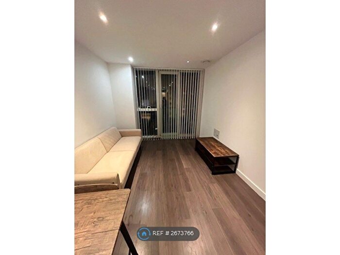 1 Bedroom Flat To Rent In Pinnacle Apartments, Croydon, CR0