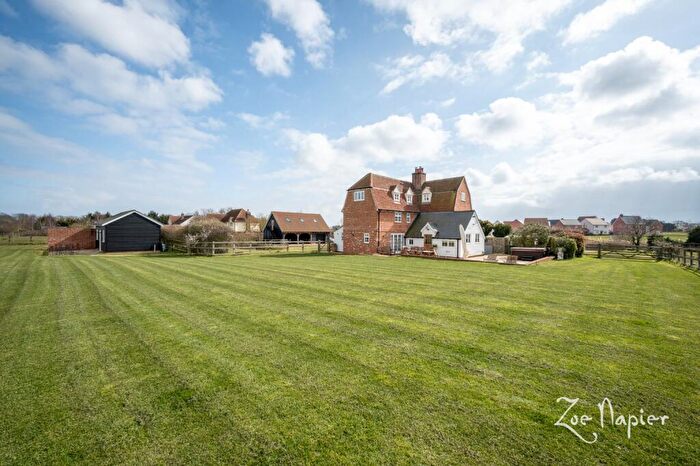 5 Bedroom Detached House For Sale In Burnham On Crouch, CM0