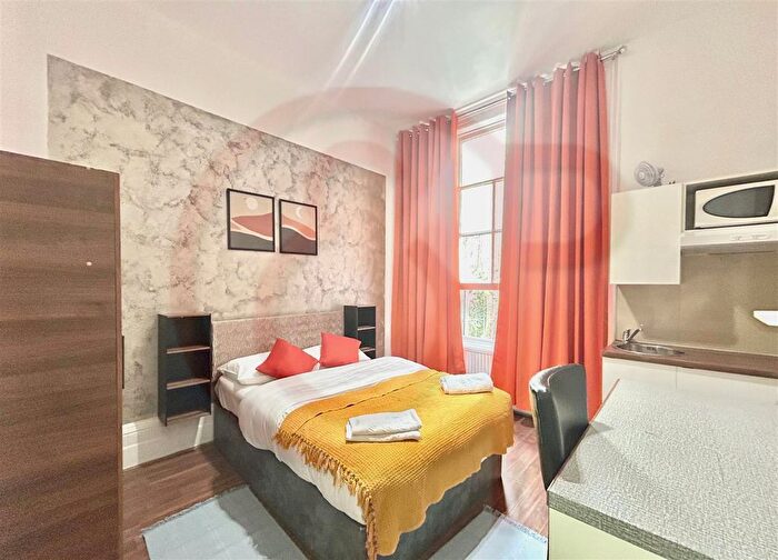 Studio To Rent In Knaresborough Place, Earl's Court, SW5