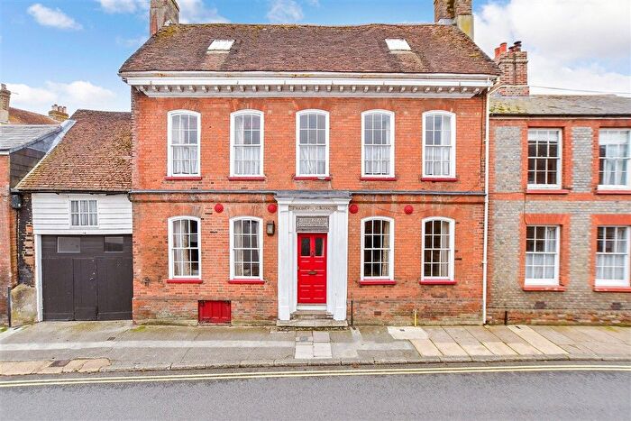 4 Bedroom Terraced House For Sale In Sea Street, Newport, Isle Of Wight, PO30
