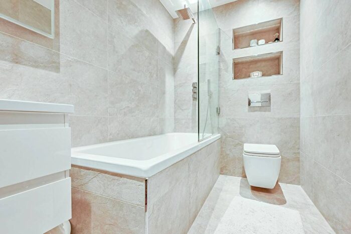 1 Bedroom Flat To Rent In Norman Road, Greenwich, London, SE10