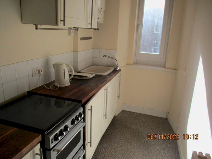 2 Bedroom Flat To Rent In Pitfour Street, Dundee, DD2