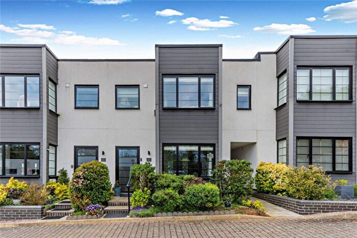 3 Bedroom House For Sale In Wansford Mews, Wansford, Peterborough, PE8