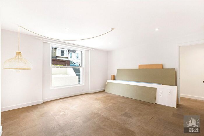 1 Bedroom Flat To Rent In Vicarage Road, Waltham Forest, London, E10