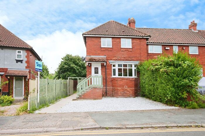 3 Bedroom Semi-Detached House For Sale In Ouseburn Avenue, York, YO26