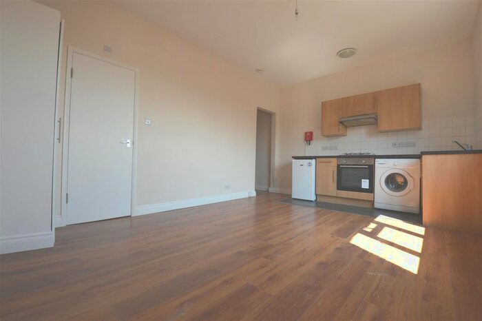 Studio To Rent In Mount View Road, London, N4