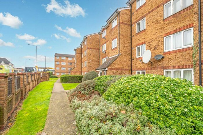 1 Bedroom Flat For Sale In Harrow Road, Kensal Green, London, NW10