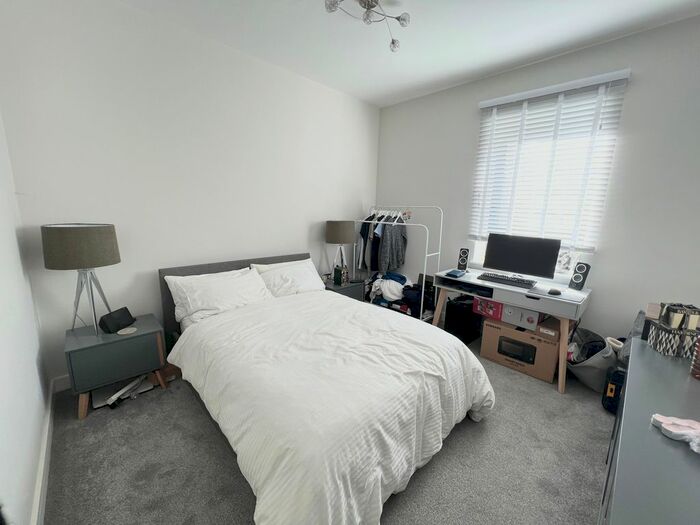 1 Bedroom Flat To Rent In Maybury Close, Frimley, Camberley, Surrey, GU16