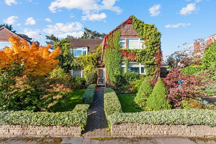 4 Bedroom Property For Sale In Ben Hale Close, Stanmore, HA7