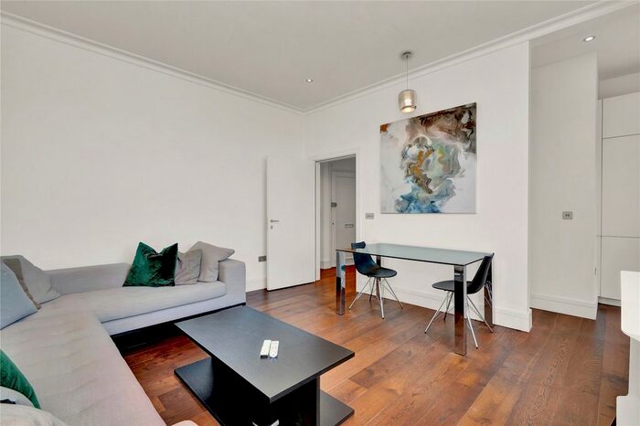 2 Bedroom Flat To Rent In Cornwall Gardens Court, Kensington, London, SW7