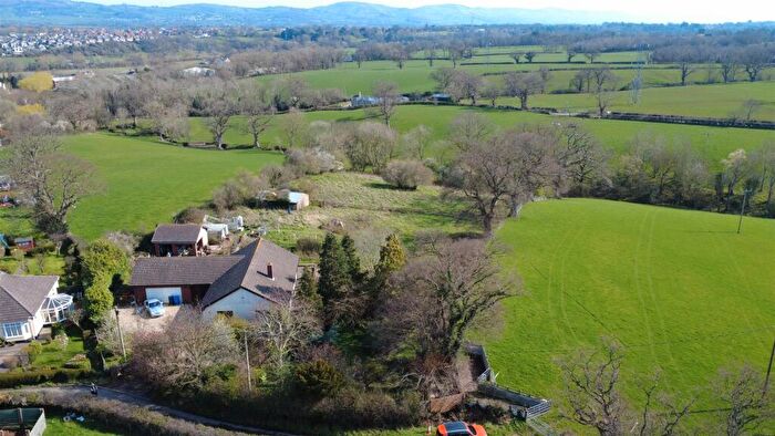 3 Bedroom Property For Sale In Glascoed Road, St. Asaph, LL17