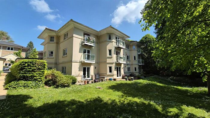 2 Bedroom Apartment To Rent In Woodlands Court, Holly Meadows, SO22