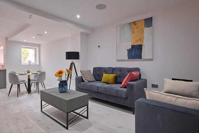 6 Bedroom Terraced House To Rent In Rhyddings Terrace, Swansea, Wales, SA2