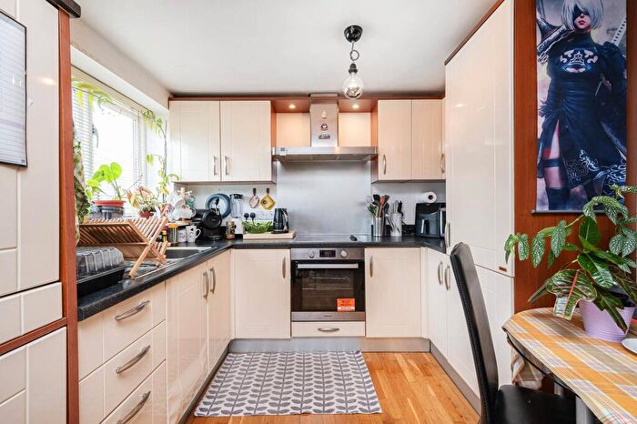 1 Bedroom Flat For Sale In Westport Street, Limehouse, London, E1