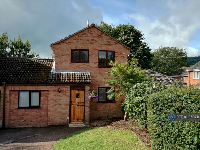 3 Bedroom Semi-Detached House To Rent In Hawthorn Drive, Woolbrook, Sidmouth, EX10