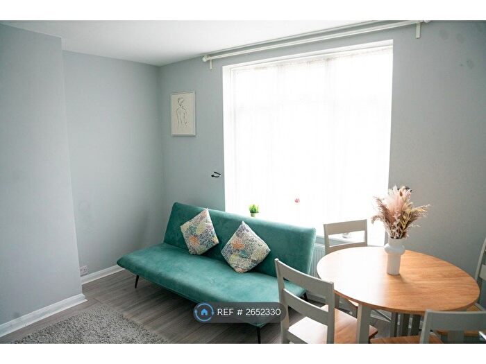 2 Bedroom Terraced House To Rent In Deansbrook Road, Edgware, HA8