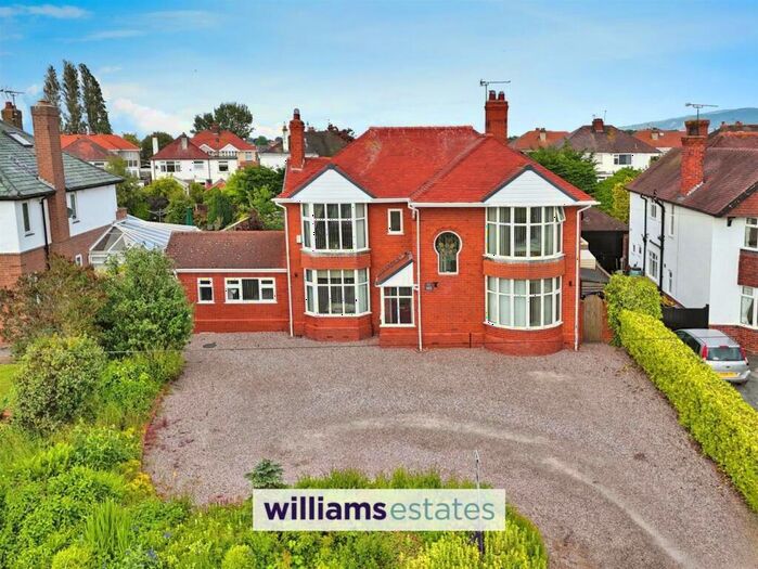 4 Bedroom Detached House For Sale In Rhuddlan Road, Rhyl, LL18