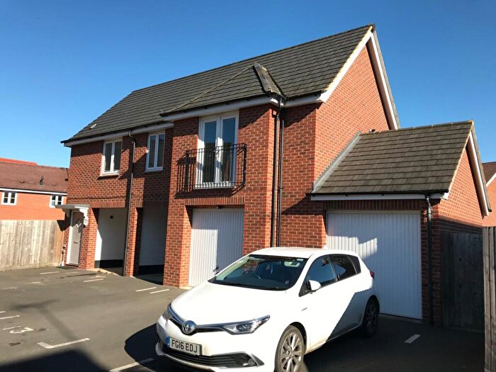 2 Bedroom Coach House To Rent In Lundy Walk, Bletchley, Milton Keynes, MK3