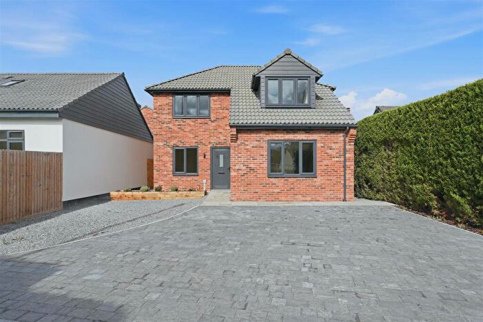 4 Bedroom Detached House For Sale In Bristol Road, Frampton Cotterell, BS36