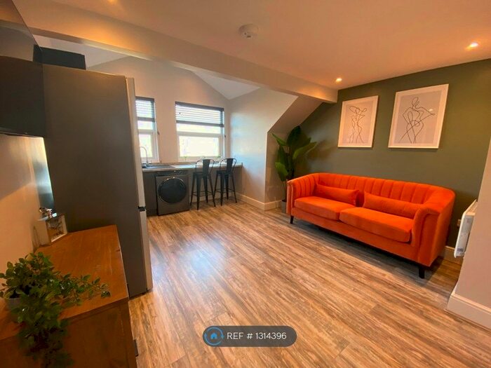 2 Bedroom Flat To Rent In Shrewsbury Road, Sheffield, S2