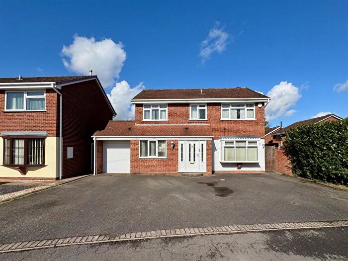 4 Bedroom Detached House To Rent In Radcliffe Drive, Halesowen, B62