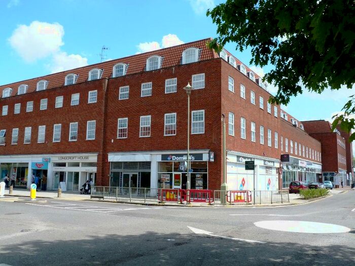 2 Bedroom Flat To Rent In Fretherne Road, Welwyn Garden City, AL8