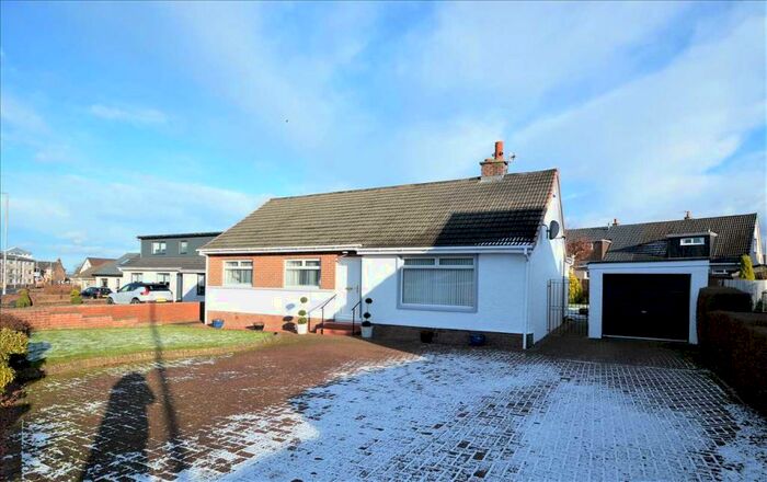 3 Bedroom Bungalow To Rent In Silvertonhill Ave, Hamilton, ML3