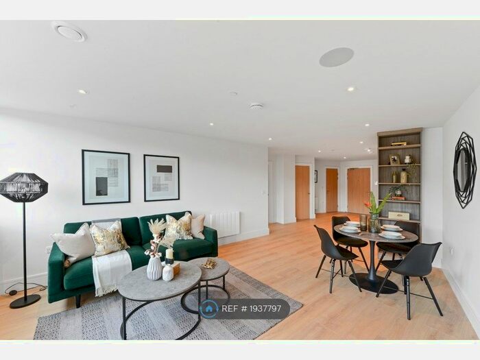 2 Bedroom Flat To Rent In Capella Court, Purley, CR8