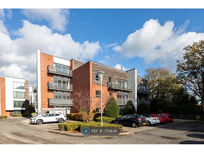 2 Bedroom Flat To Rent In Wilmslow Road, Manchester, M20